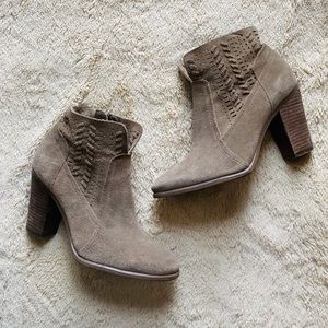 🔥 Suede Vince Camuto Booties ‼️